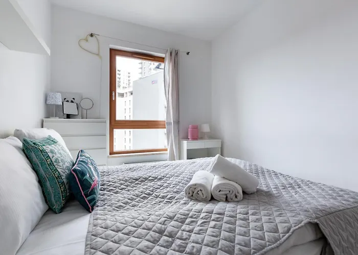 Starowiejska Signature By Bookinghost * Gdańsk